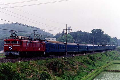 h07hF_02.jpg (25921 oCg)