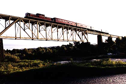 h05n2_06.jpg (48534 oCg)