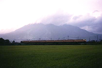 h05n4_02.jpg (22335 oCg)