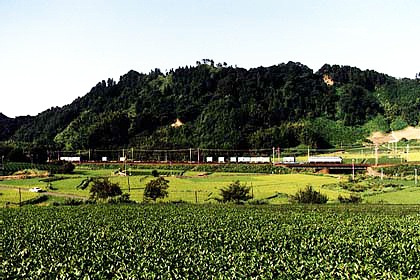 h05n5_03.jpg (71003 oCg)