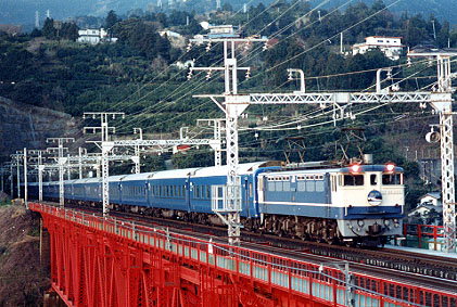 h01_143.jpg (70380 oCg)