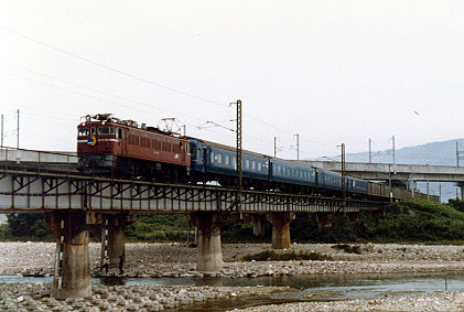 h01_274.jpg (39160 oCg)