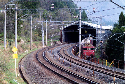 h02_135.jpg (69109 oCg)