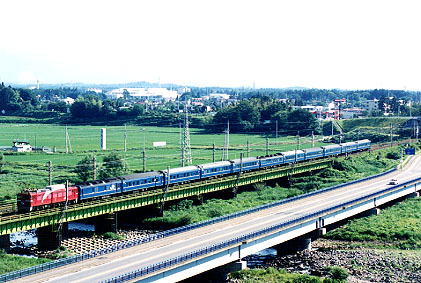 h02_187.jpg (62417 oCg)