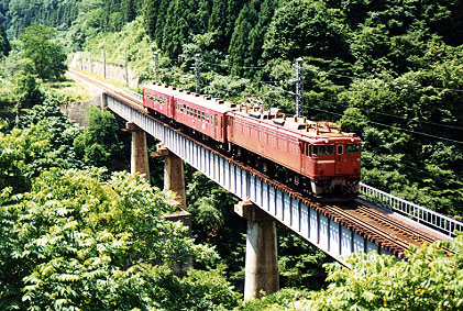 h02_228.jpg (96200 oCg)