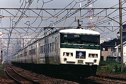 h06n1_02.jpg (44329 oCg)