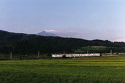 h06n4_07.jpg (25121 oCg)