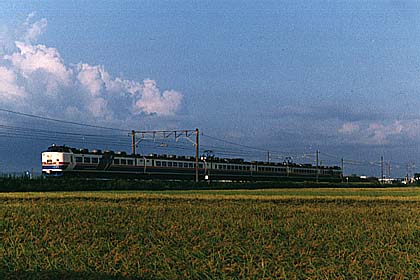 h06n9_02.jpg (27429 oCg)