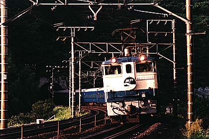 h06nB_02.jpg (38773 oCg)