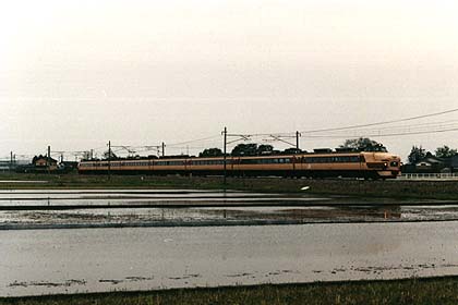 h07h6_08.jpg (18401 oCg)
