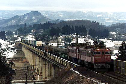 h05f3_09.jpg (62023 oCg)